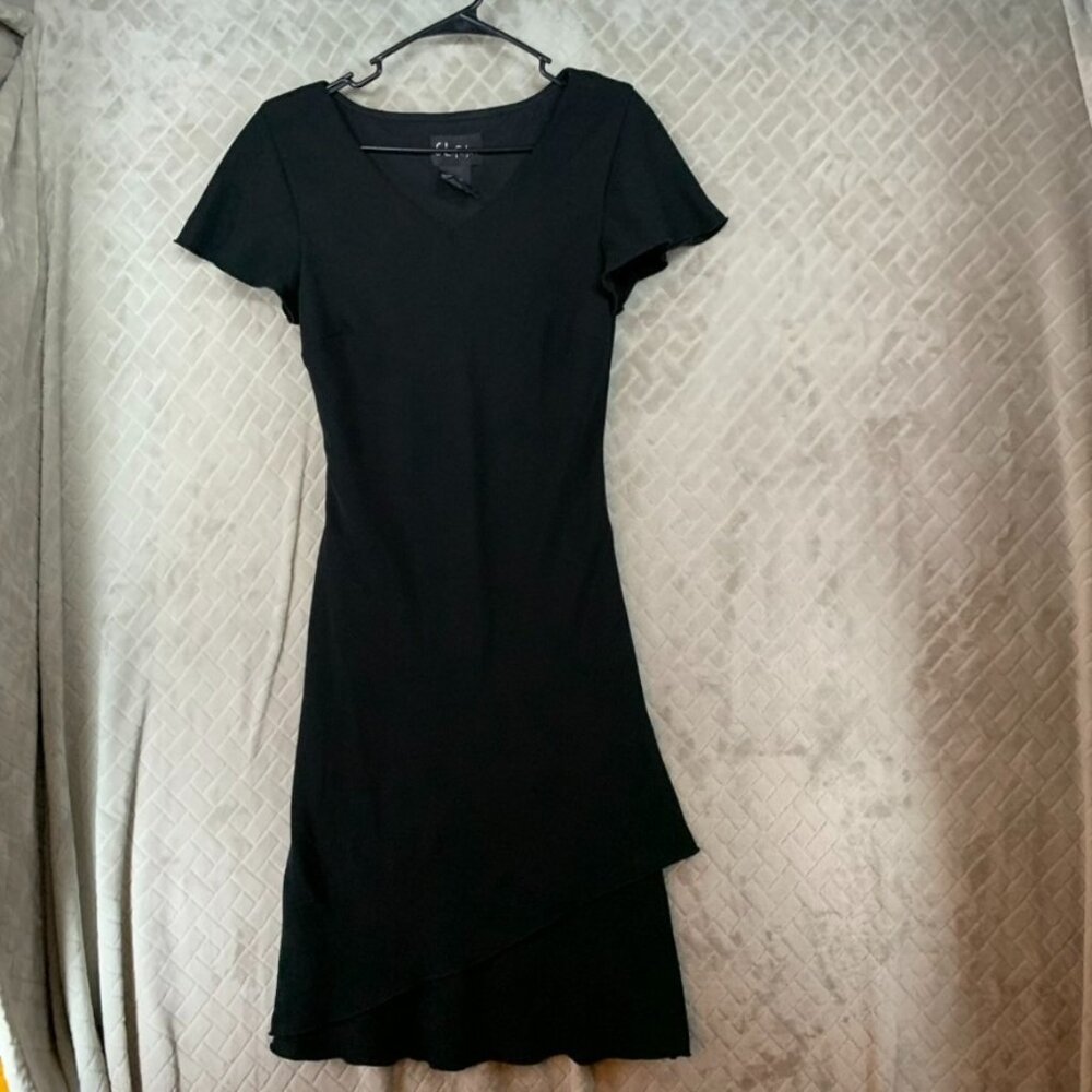 SL Fashions Juniors L Mini Dress Black Knee Length Short Ruffle Sleeve V Neck